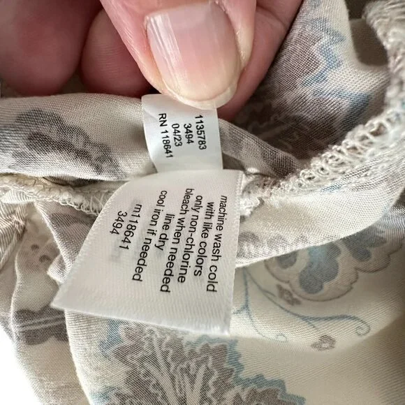 Lane Bryant Plus Size Smocked Floral Top Short-Sleeve Split-Neck Bib Top (14) - Picture 11 of 15